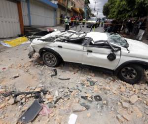 La camioneta de Cindy Mariel Argüello Inestroza quedó parcialmente destruida tras el fuerte impacto.