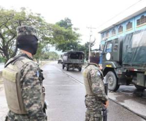 Elementos militares se desplazaron desde tempranas horas a varios sectores de la zona norte de Honduras para el desarrollo de la 'Operación Arpía'.