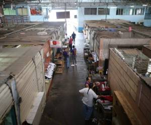 A medio vapor se encuentran trabajando los emprendedores del mercado Séptima Avenida. Foto: David Romero/EL HERALDO