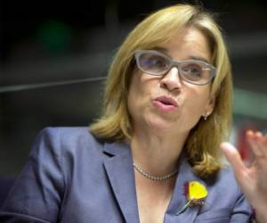 Trump atacó a Yulín Cruz en una serie de tuits este sábado por la mañana, sugiriendo que los puertorriqueños 'quieren que esté todo hecho para ellos' y que han dejado el grueso de las labores de socorro a los equipos federales de intervención inmediata y a los militares.