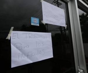 Varias horas permaneció el jueves tomada la sede de Libre por aspirantes que fueron perjudicados.