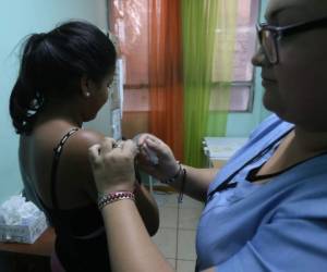 La vacuna se aplica de manera gratuita en las 20 regiones sanitarias del país.