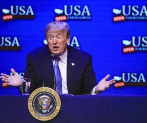 El presidente Donald Trump habla durante una mesa redonda sobre la reforma tributaria en el South Point Hotel and Casino en Las Vegas, el sábado 23 de junio de 2018.