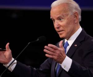 Joe Biden acusó a Trump de haber recibido dinero de China y de no presentar informes sobre sus impuestos. Foto: AFP