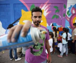 Roger Roke tiene una amplia trayectoria en el grafiti. Foto: EMILIO FLORES/EL HERALDO