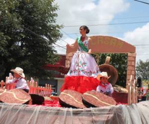 La belleza de la mujer sanmarqueña está representada en sus reinas.