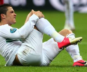 Tras ser atendido, Cristiano Ronaldo abandonó el terreno de juego, apenas dos o tres minutos antes de que lo hicieran el resto de sus compañeros.