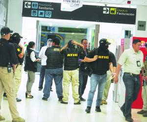 Jorge Barralaga Rivera logró salir del aeropuerto Toncontín sin que lo capturaran.