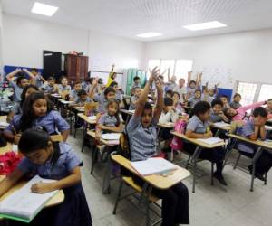 Los niños reciben sus clases en las nuevas aulas, la felicidad se refleja en sus tiernos rostros. Foto: Efraín Salgado/EL HERALDO.