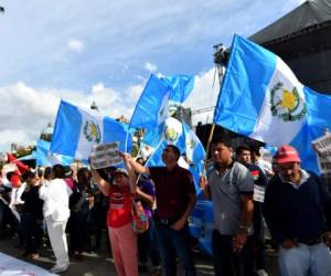 Guatemaltecos marcharon este día para pedir la renuncia del presidente Jimmy Morales tras solicitar la expulsión del titular de la Cicig. (Foto: AFP/ El Heraldo Honduras/ Noticias de Honduras)