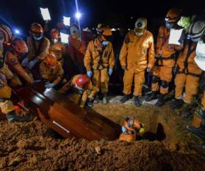 El alud de tierra en Colombia dejó al menos 309 personas muertas, según el último informe.