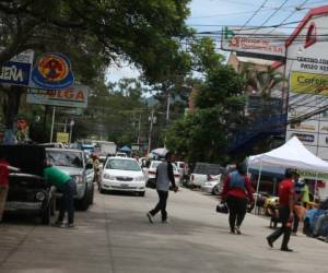 La emblemática Calle del Comercio es uno de los puntos de referencia de la Kennedy. Foto: Efraín Salgado/EL HERALDO.