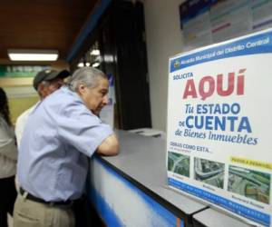 Los capitalinos pueden acudir a las oficinas de Atiende, Entiende y Resuelve en el centro de la capital para solicitar orientación. Foto:Alejandro Amador/EL HERALDO.