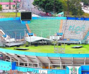 El montaje del escenario en el Estadio Nacional ya está por concluirse.