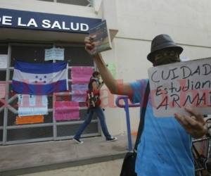 Estudiantes de la UNAH mantuvieron una toma de edificios durante tres semanas en protesta contra las normas académicas aprobadas en 2014, fotos: Estalin Irías/ EL HERALDO.