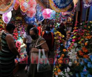 La calle 8 de Comayagüela marca la temporada en la capital. Fotos: David Romero | EL HERALDO.