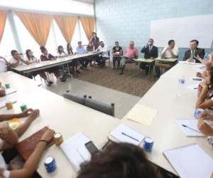 Estudiantes se reunieron con la Comisión de Educación del Congreso Nacional de Honduras. Foto: Archivo/El Heraldo.