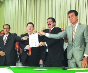 Los líderes de la oposición han sido convocados por el coordinador del Pac, Salvador Nasralla.