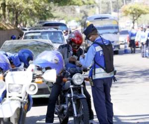 Con los operativos sorpresa que realizan los efectivos de la DNVT se busca evitar que personas conduzcan en estado de embriaguez.