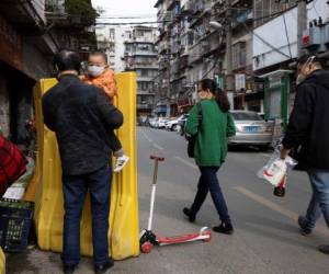 El confinamiento fue levantado fuera de Wuhan después de dos meses y en Wuhan el 8 de abril, luego de dos meses y medio. AP