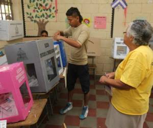 Gran parte de los jóvenes y adultos se han movilizado a realizar su sufragio en estas elecciones primarias 2017.