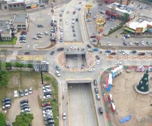 La habilitación del túnel-rotonda del bulevar Juan Pablo II obligó a bloquear una ruta de alto tránsito para los conductores, por lo que deberán utilizar otras vías alternas.