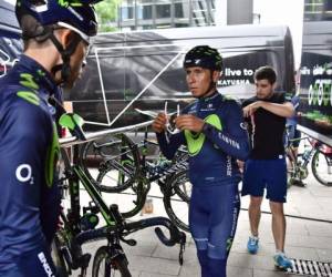 Nairo Quintana se prepara para entrenar con el Movistar cycling team antes de comenzar el Tour de France. Foto: Agencia AFP / El Heraldo.