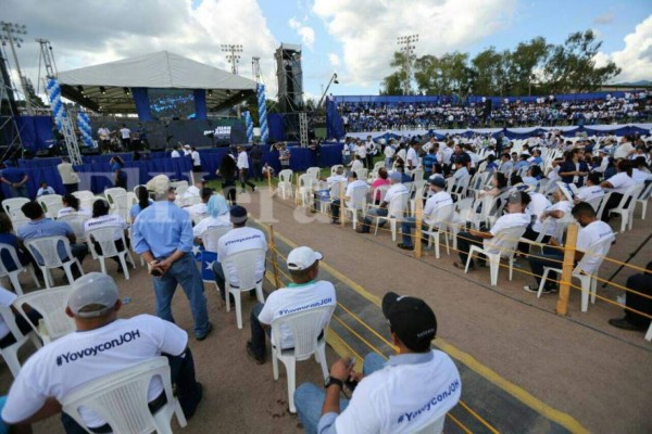 La convención del Partido Nacional de Honduras se realizó por segundo día consecutivo este sábado. Foto: Marvin Salgado/El Heraldo.