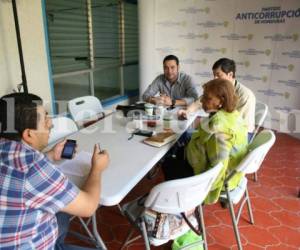 Tribunal Superior Electoral llegó a la sede del Partido Anticorrupción para revisar documentación de las corrientes. Foto : Mario Urrutia/El Heraldo.