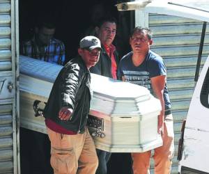 amiliares retiraron el cadáver ayer por la mañana en la morgue.