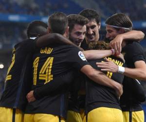 Jugadores del Atlético de Madrid celebran la anotación de Antoine Griezmann (Agencias/AFP)
