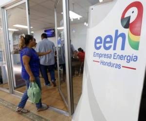 El número de reclamos de clientes de la ENEE con lecturas promedio se ha reducido en las oficinas de atención al cliente de EEH.