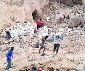 En los últimos meses los mineros solo han podido aprovechar la broza que permanecía en la superficie del cerro.