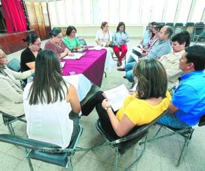 La Escuela Normal Mixta Pedro Nufio, los expertos en cada área curricular se reunieron para planear una estrategia de trabajo que abarque las jornadas de clases.