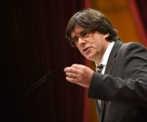 'Con esta jornada de esperanza y también de sufrimiento, los ciudadanos de Cataluña nos hemos ganado el derecho a tener un Estado independiente que se constituya en forma de república', afirmó en una comparecencia solemne, dijo el presidente catalán.