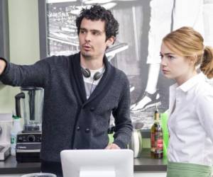 Damien Chazelle dando instrucciones a la protagonista de La La Land, Emma Stone (Foto: Agencias / EL HERALDO Honduras / Especiales EL HERALDO)