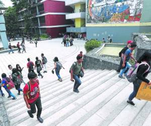 Las clases se desarrollaron de manera normal ayer en ciudad universitaria, aunque el conflicto se mantiene.