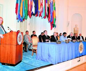 El secretario de la OEA, José Miguel Insulza, dio la bienvenida a los presidentes de Honduras, Guatemala y El Salvador.