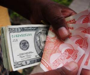 Las remesas son la principal fuente de ingreso de divisas del país al aportar cerca del 20% del PIB (Foto: El Heraldo Honduras/ Noticias de Honduras)