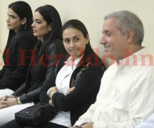 Los seis imputados estuvieron presentes en la primera audiencia del juicio oral.