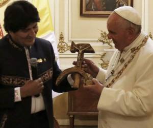 El obsequio del presidente boliviano Evo Morales al papa Francisco.