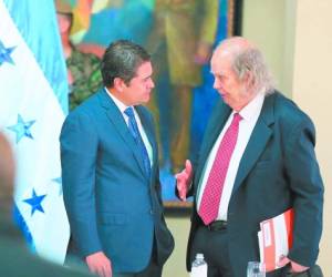 El viernes de la semana pasada, el presidente Juan Orlando Hernández recibió las recomendaciones de manos del facilitador del diálogo nacional de la OEA, John Biehl.