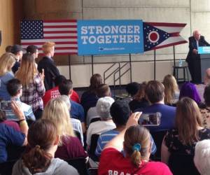 Cerca de 200 personas acudieron a su acto en la Universidad de Akron en Ohio, donde Sanders solicitó a sus seguidores que voten por Hillay Clinton, foto: AP/El Heraldo.