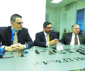 Los comisionados Kelvin Aguirre, Javier Franco y German Espinal aseguraron en su visita a la Redacción de EL HERALDO que la mayor parte del presupuesto lo utilizarán para la fiscalización.