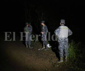 Elementos militares en la zona cercana al accidente aéreo donde perdió la vida Hilda Hernández y cinco personas más. Fotos: Marvin Salgado/ EL HERALDO