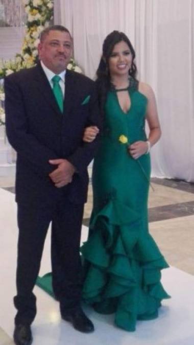 Macris School: Los hermosos vestidos y elegantes caballeros en la Prom 2018