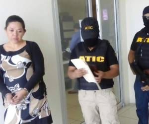 Arely Concepción Mendoza Amador fue capturada por sustraer dinero de una evidencia. ...
