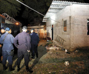 Los cuerpos quedaron al interior de la vivienda en Chamelecón.