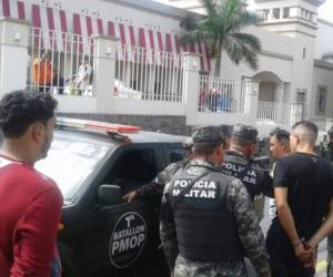 Los hombres fueron interceptados a la altura del Hotel Intercontinental cuando criculaban cerca del sector de asalto. (Foto: PM/ El Heraldo Honduras/ Noticias de Honduras)