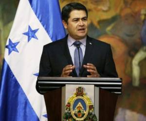 Juan Orlando Hernández en comparecencia en Casa Presidencial.